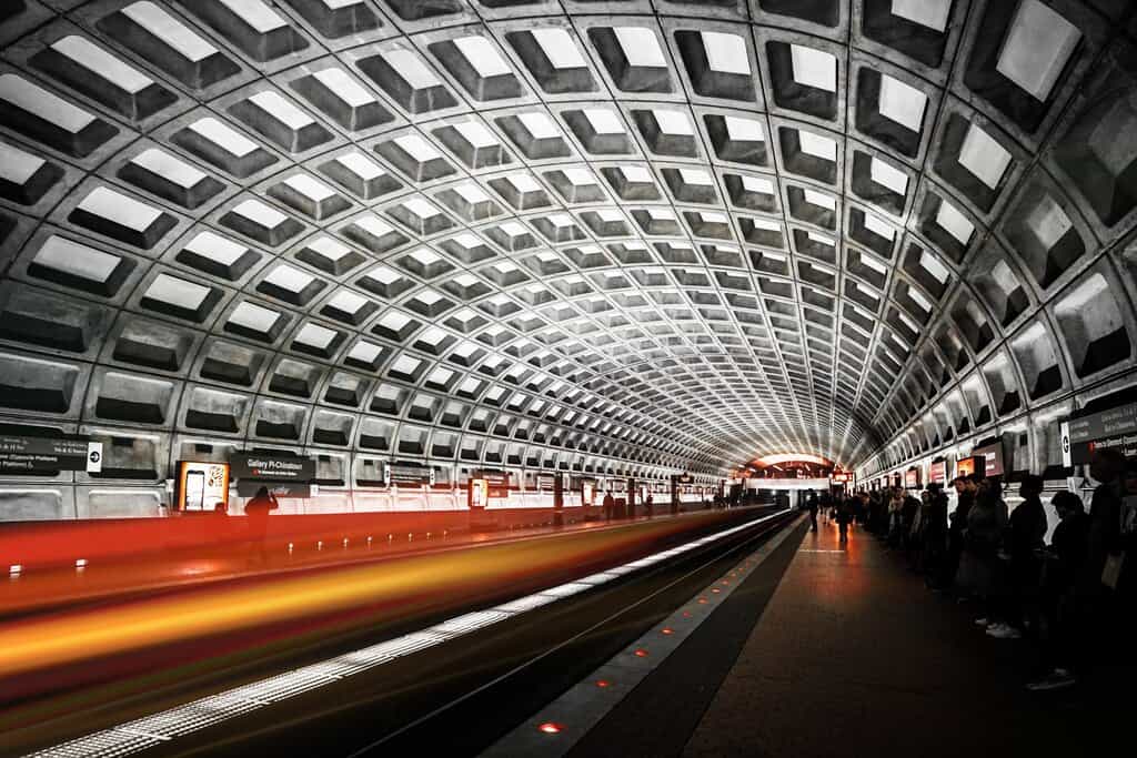 The pros and cons of living in Washington DC - the metro