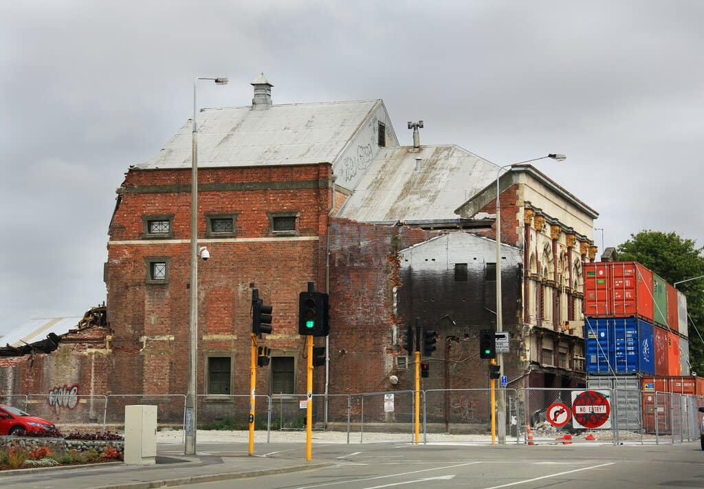 photo of a damaged building after the Christchurch earthquake 