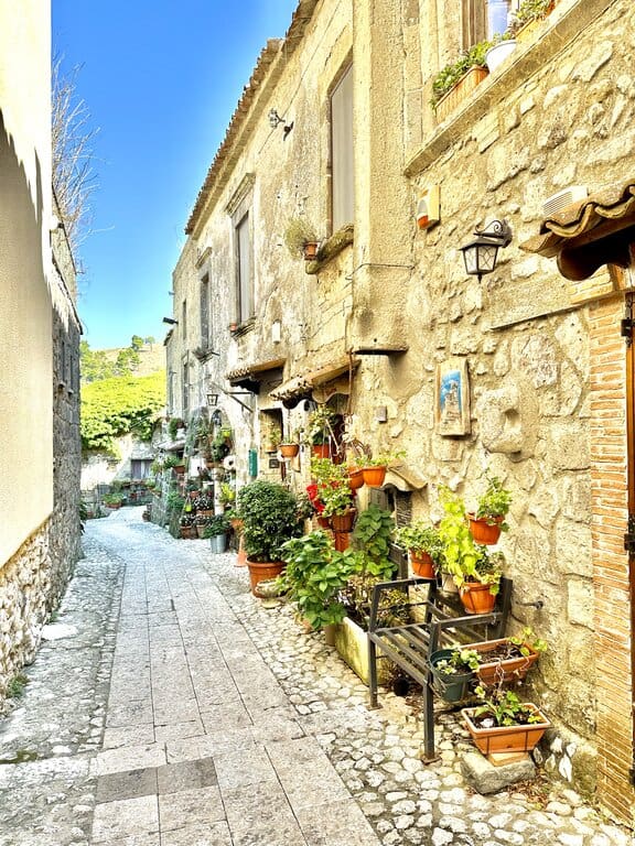 A typical street in Casertavecchia